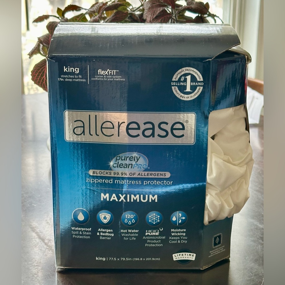 Allerease Maximum Allergy Relief Zippered Mattress Protector - King - NIB!
